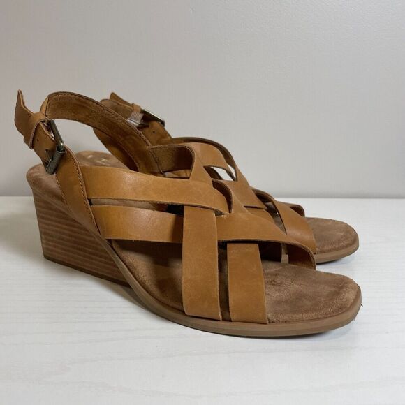 TOMS Footwear Gracie Tan Leather Wedge Sandal Size 9 Brown Strappy Buckle - Picture 1 of 8